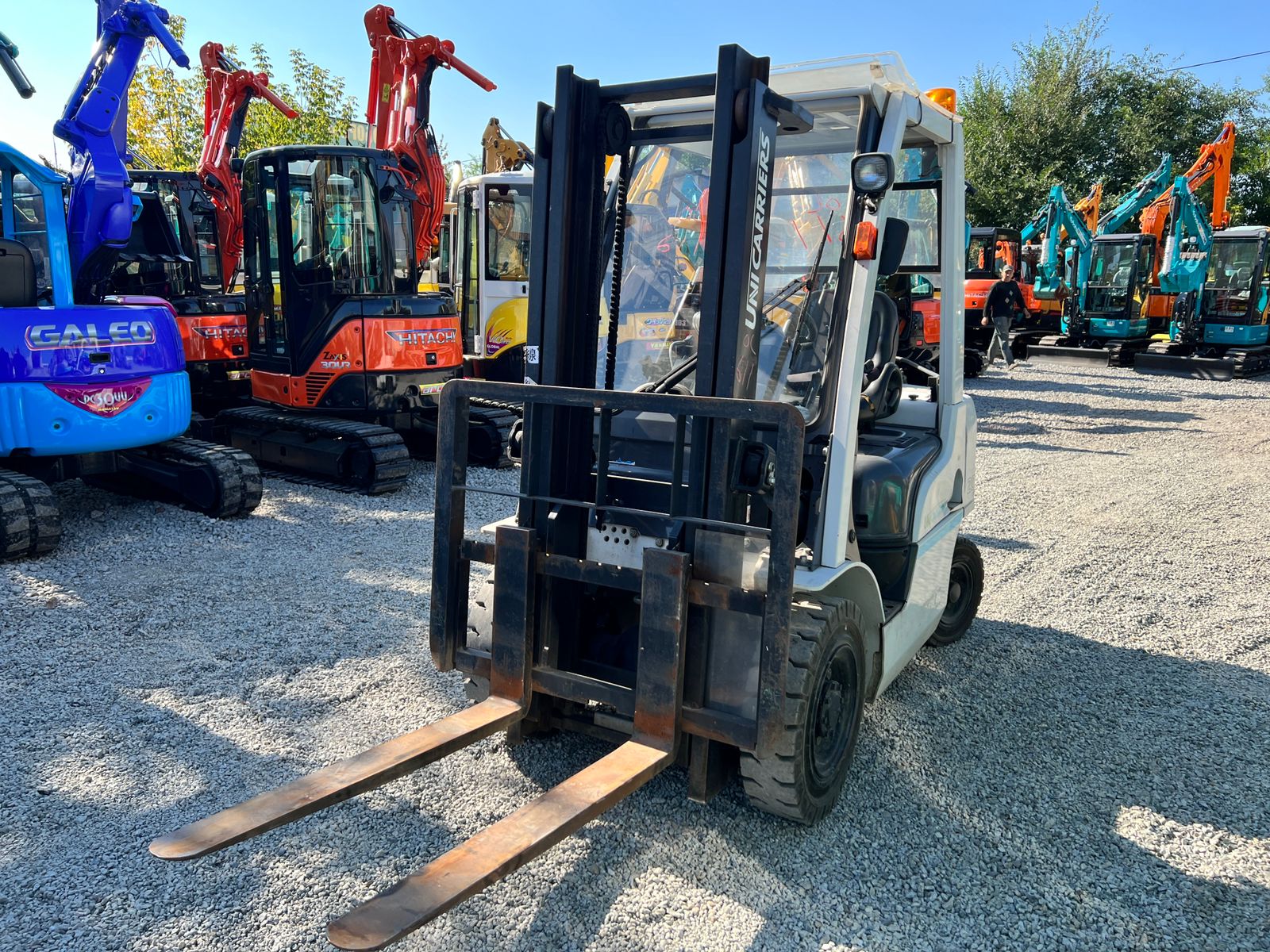 Купить газ-бензиновый вилочный погрузчик TCM FG20 2015 г.в. (2807 машино-часов)
